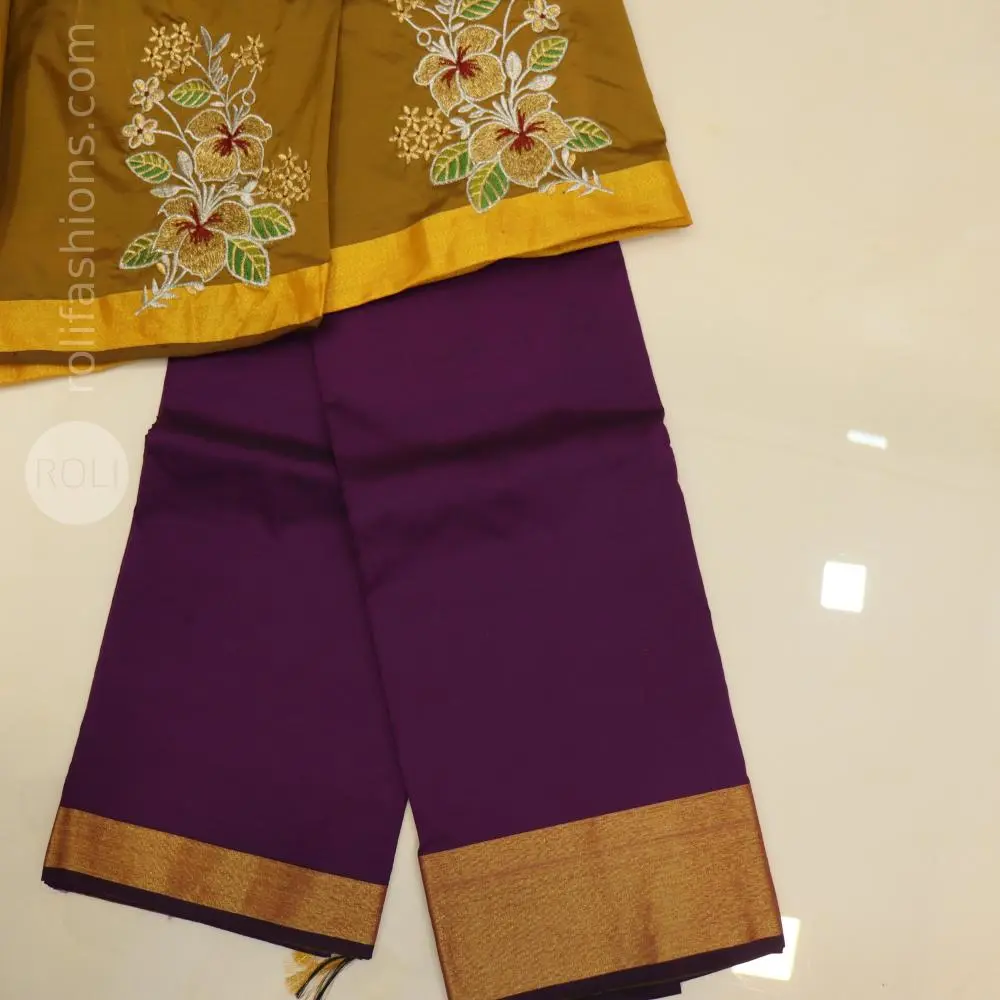 Violet saree with dried mehndi blouse