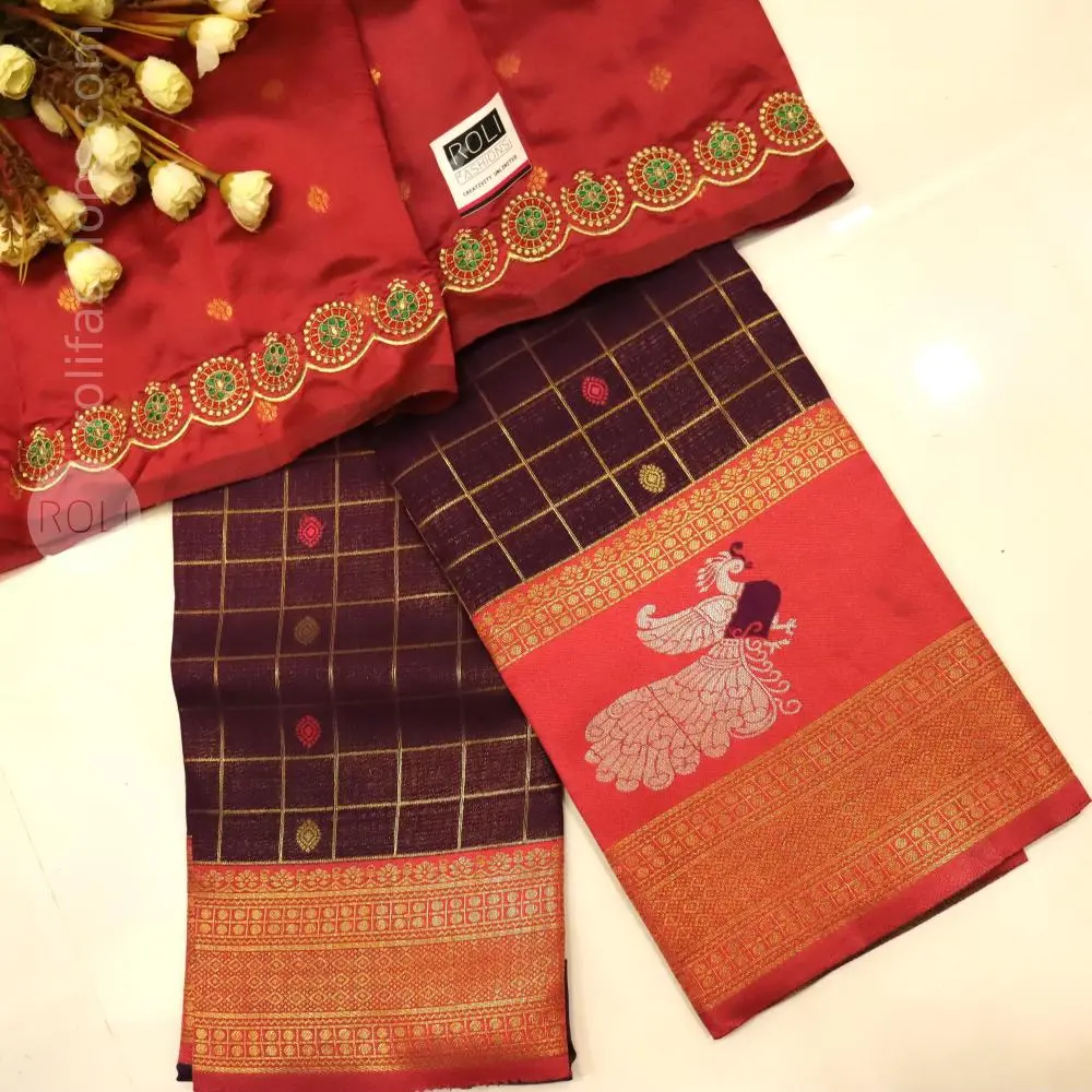 Dark paakku colour with crimson border