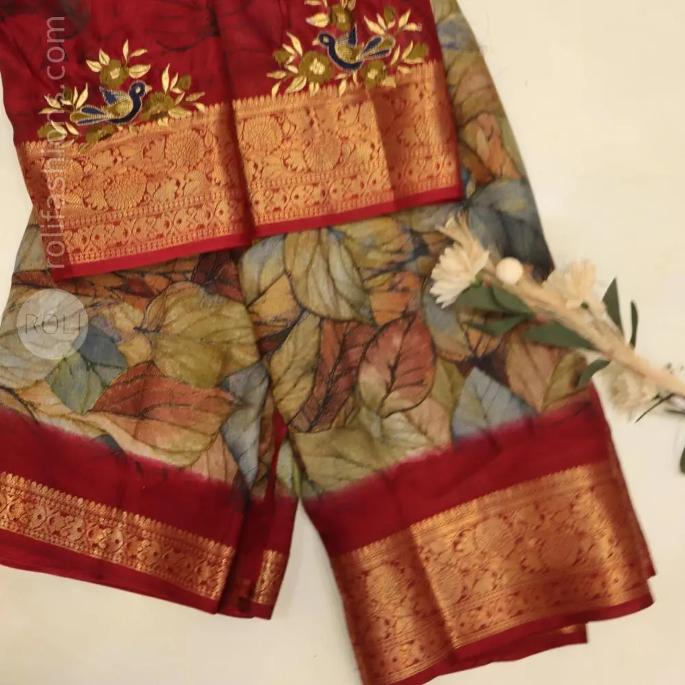 Multicoloured leaves with maroon border