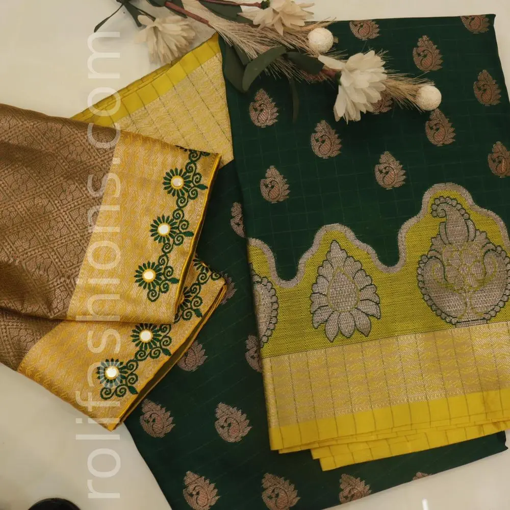 Trendy mango motifs, and a jacquard woven designer blouse & pallu